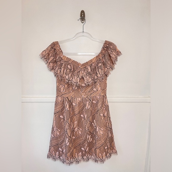 Wayf Off the Shoulder Blush Lace Mini Dress NWT - Picture 9 of 13